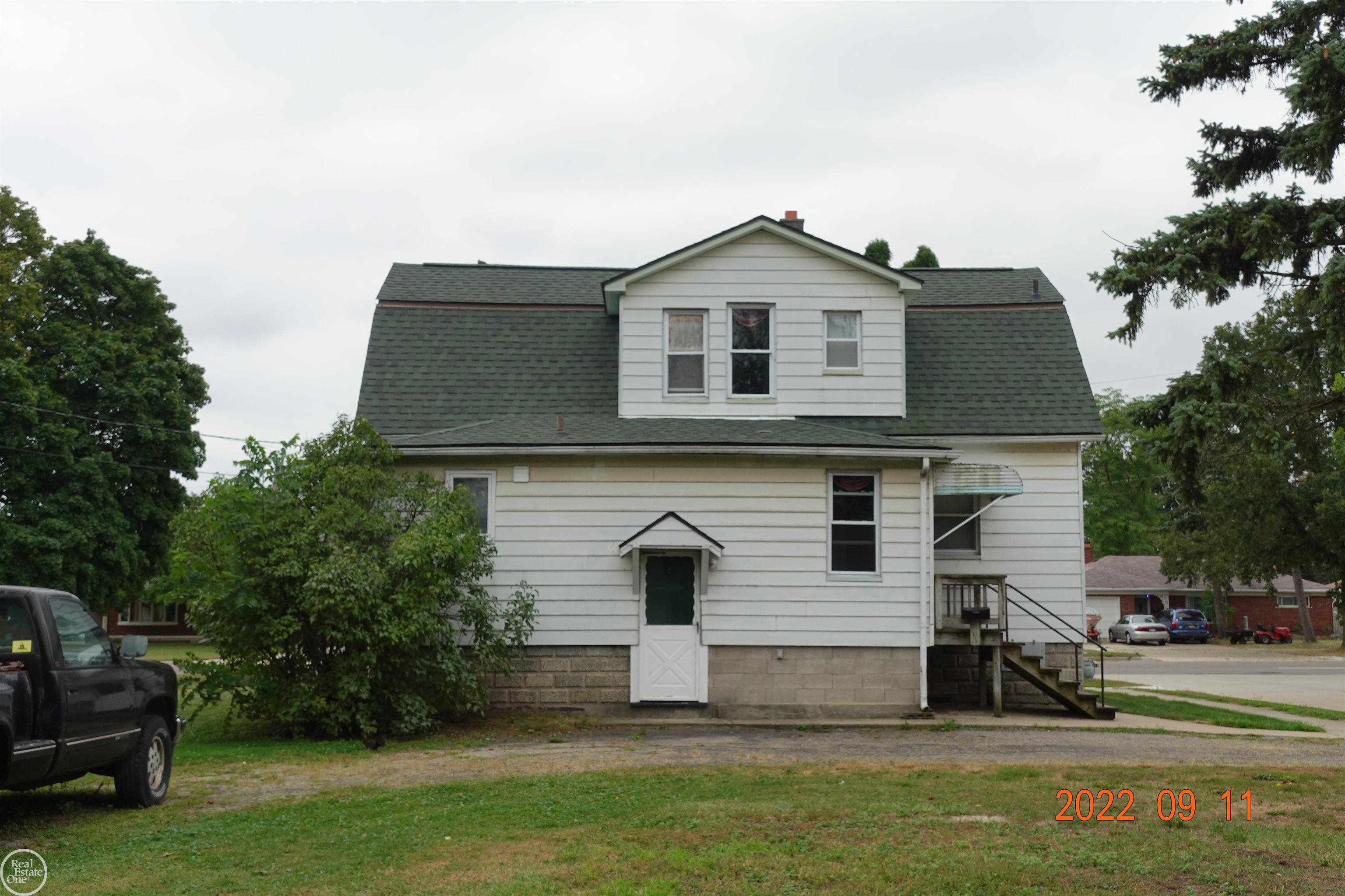 21603 Twelve Mile Road St. Clair Shores, MI 48081 - Photo 7 of 41