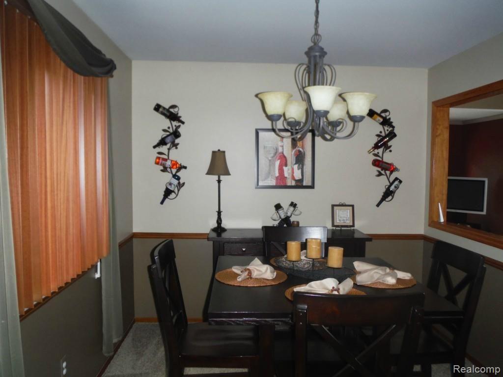 6641 Carlton Road Canton, MI 48187 - Photo 11 of 37 283.jpg