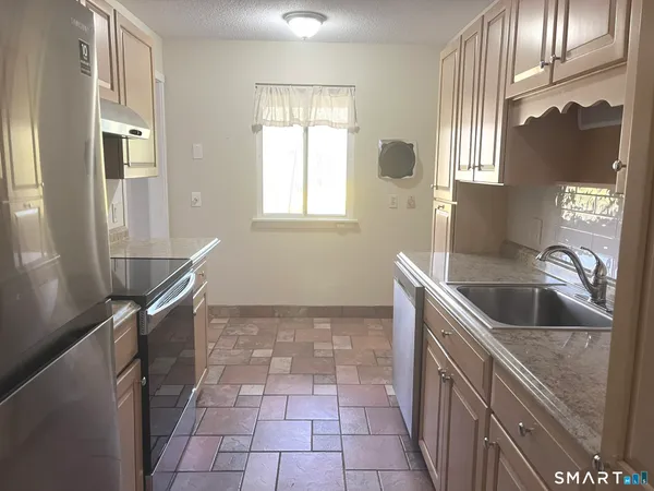 $2,200 | 725 Heritage Village, Unit A, Southbury, CT 06488