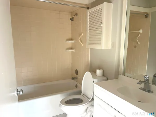 $2,200 | 725 Heritage Village, Unit A, Southbury, CT 06488