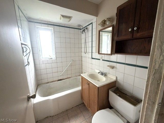 4982 Marigold Road Mentor, OH 44060 - Photo 9 of 9 Full Bath - 1st level