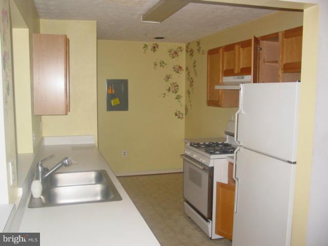 662 Kennington Road, Unit 662 Reisterstown, MD 21136 - Photo 3 of 14 Kitchen