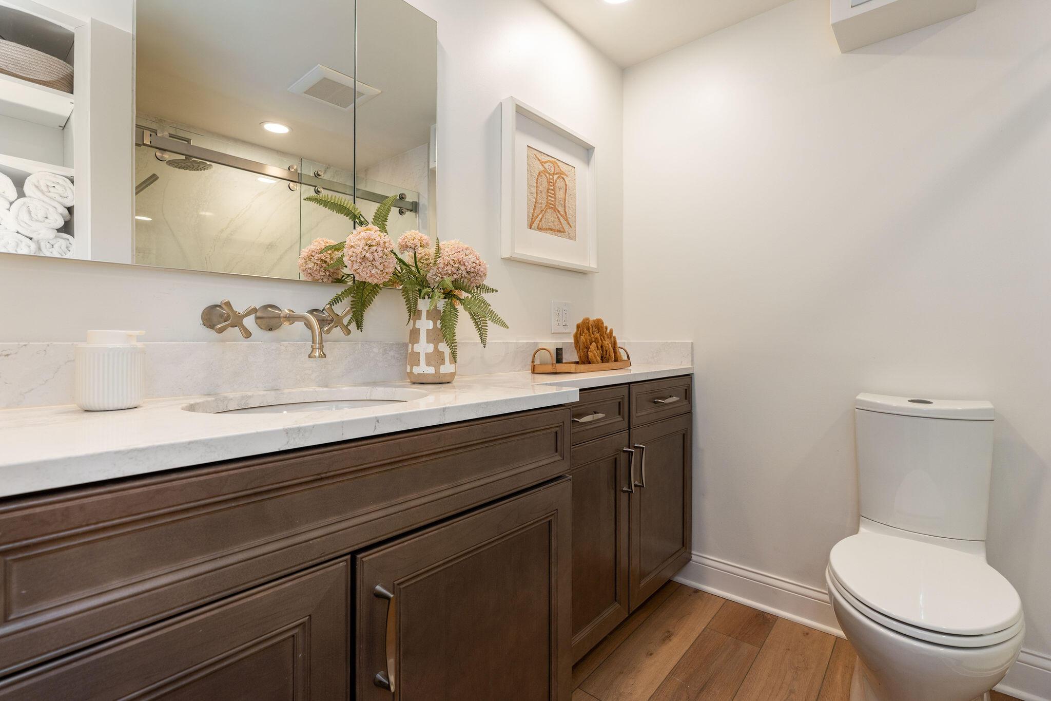 884 Vernon Road Columbus, OH 43209 - Photo 29 of 47 Updated Bathroom