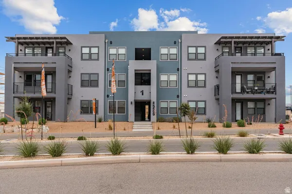 $289,900 | 5599 South Carnelian Parkway, Unit 208, St. George, UT 84790