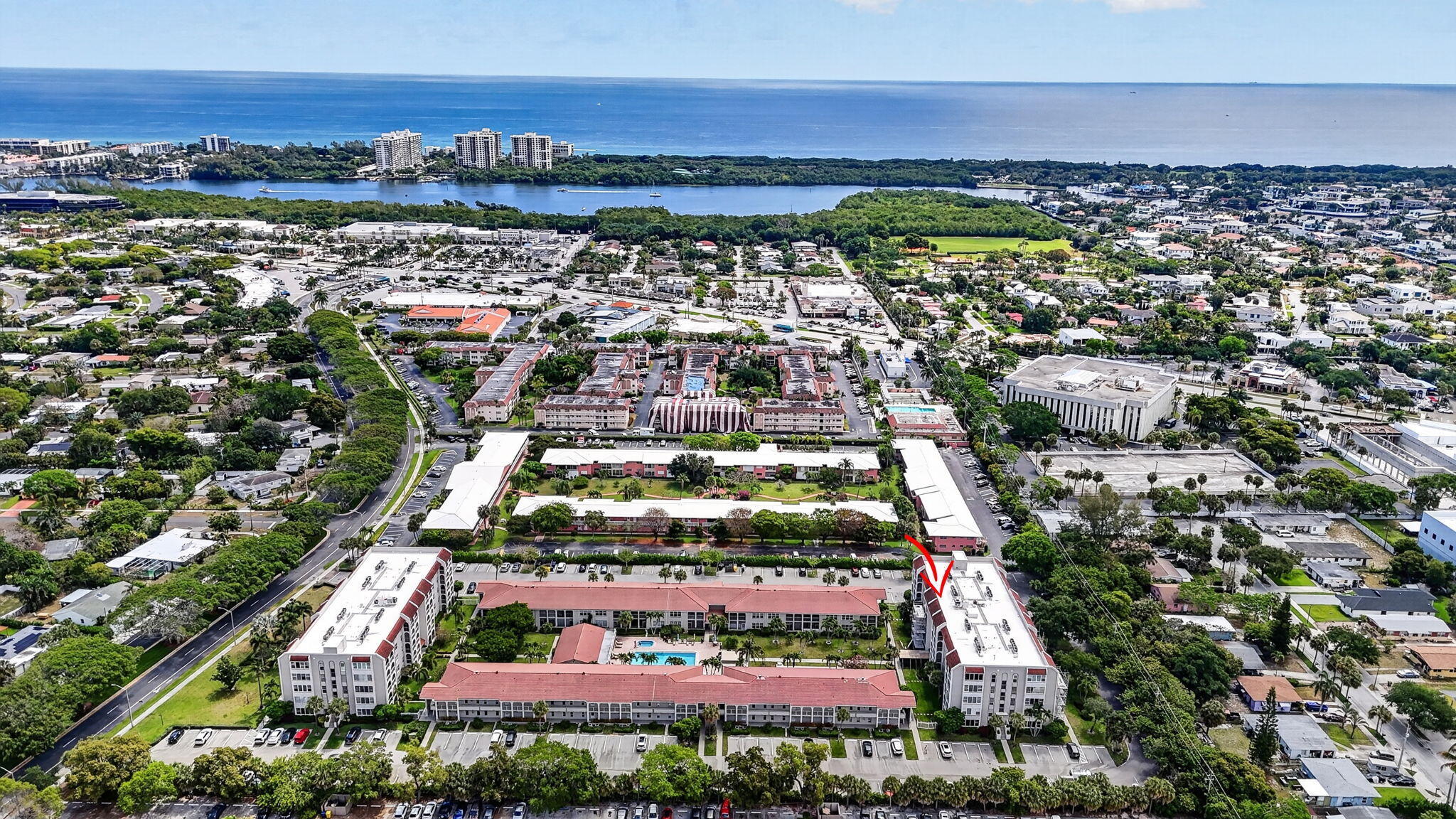 250 Northeast 20th Street, Unit 5220 Boca Raton, FL 33431 - Photo 31 of 40 an aerial view of multiple house