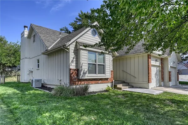 $225,000 | 749 Southeast Claremont Street, Lee's Summit, MO 64063