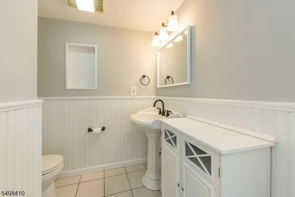 $4,900 | 9 Robert Drive, East Hanover, NJ 07936