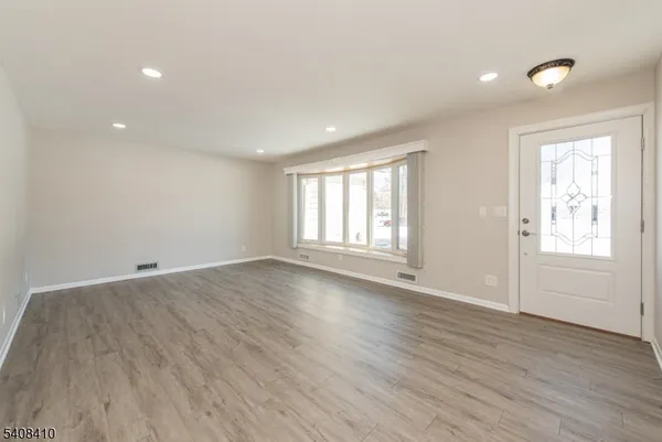 $4,900 | 9 Robert Drive, East Hanover, NJ 07936