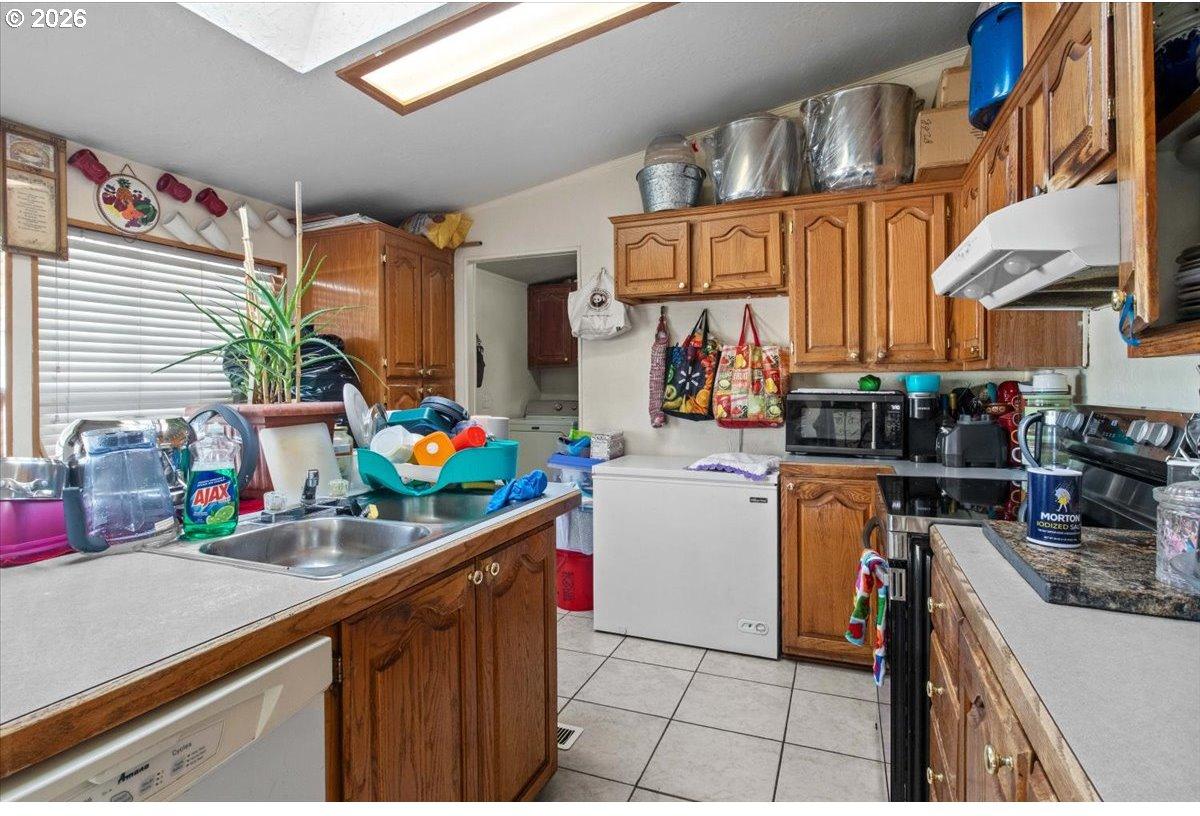 786 Hoffman Road Northeast Salem, OR 97301 - Photo 17 of 38 Gallery Image 17