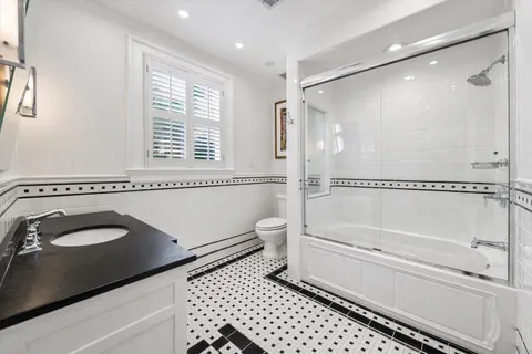 $1,840,000 | 1206 Hyde Park Boulevard, Houston, TX 77006