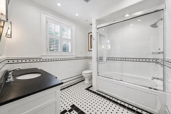 $1,840,000 | 1206 Hyde Park Boulevard, Houston, TX 77006