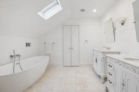 $1,840,000 | 1206 Hyde Park Boulevard, Houston, TX 77006