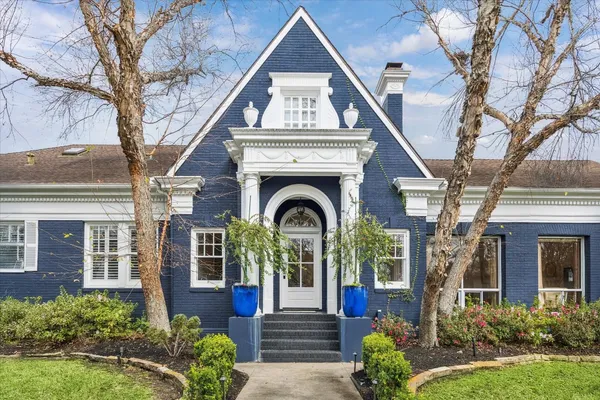 $1,840,000 | 1206 Hyde Park Boulevard, Houston, TX 77006