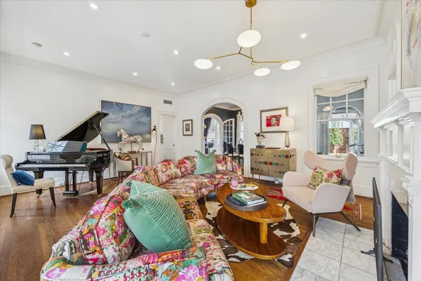 $1,840,000 | 1206 Hyde Park Boulevard, Houston, TX 77006