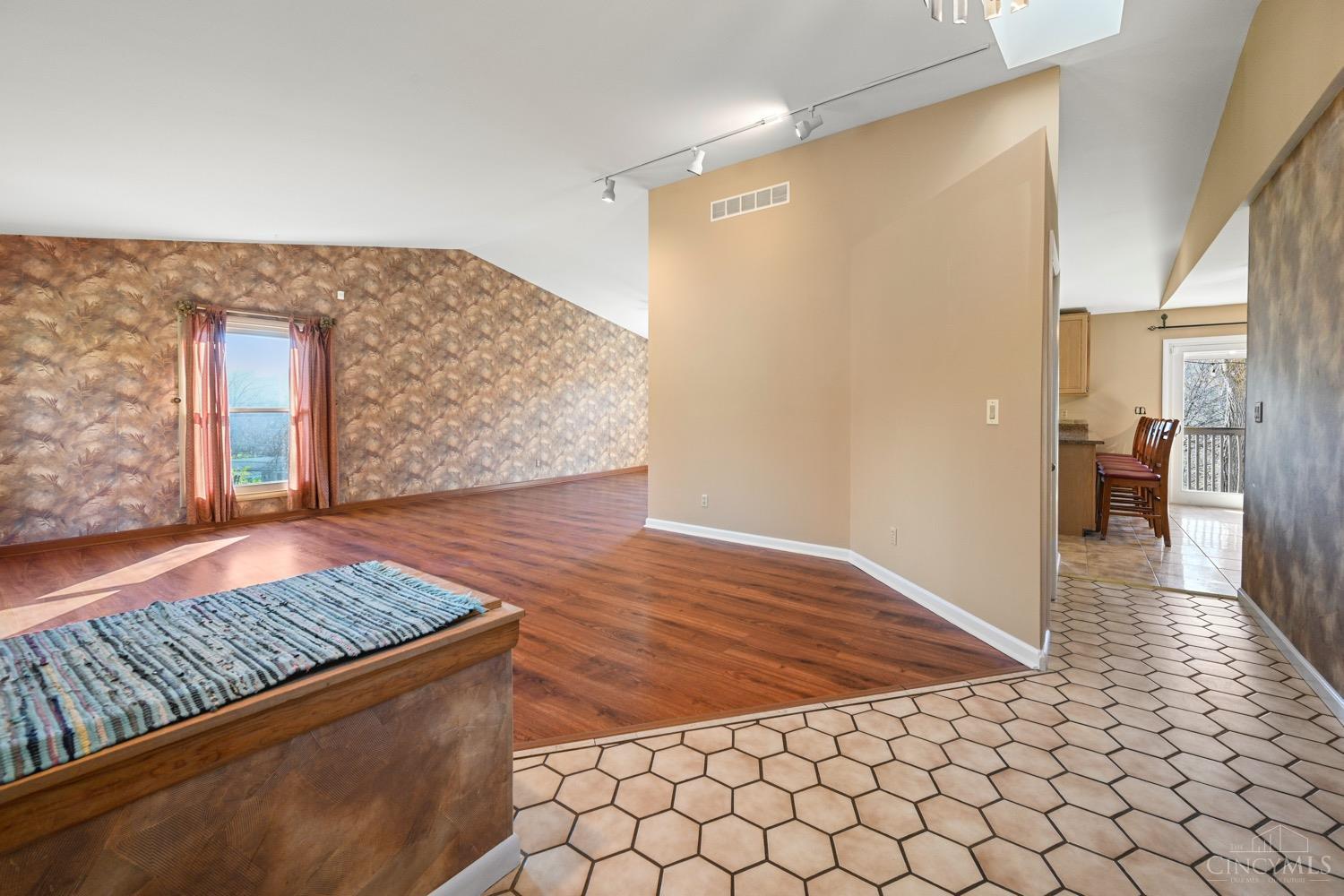 5229 Race Road Cincinnati, OH 45247 - Photo 27 of 46