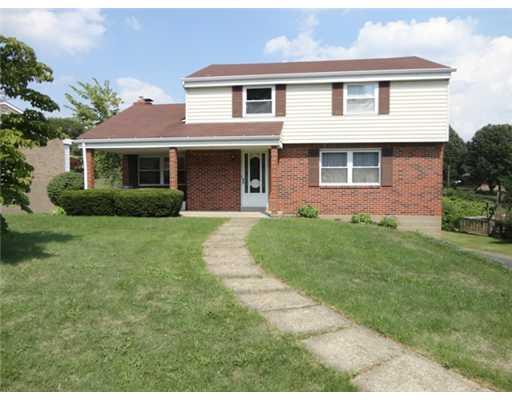 Exterior Front. Original owner, 4 bedrooms & 1st floor family room