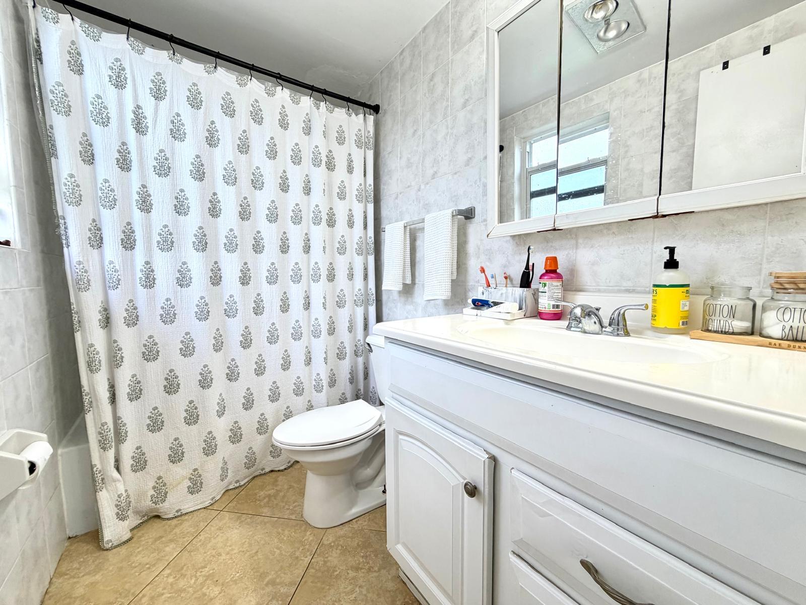 4731 Northeast 21st Terrace, Unit 2 Lighthouse Point, FL 33064 - Photo 10 of 29 8803cdd3-9286-4e6d-af51-0bbf39de5dc2