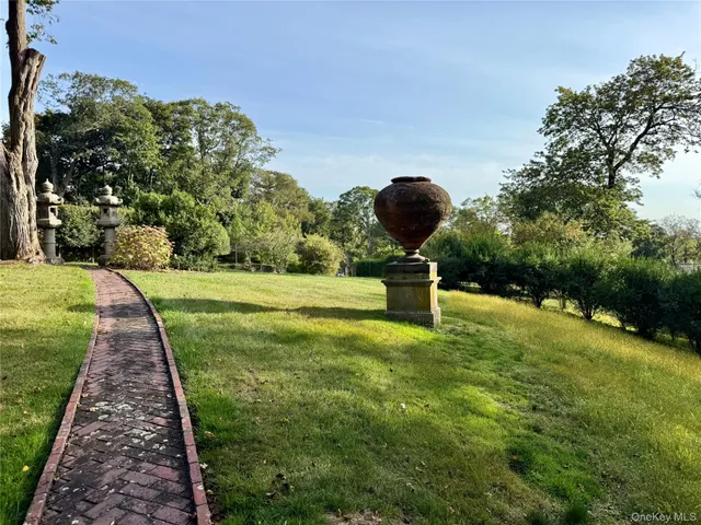 $2,195,000 | 62 Circuit Road, Tuxedo Park, NY 10987