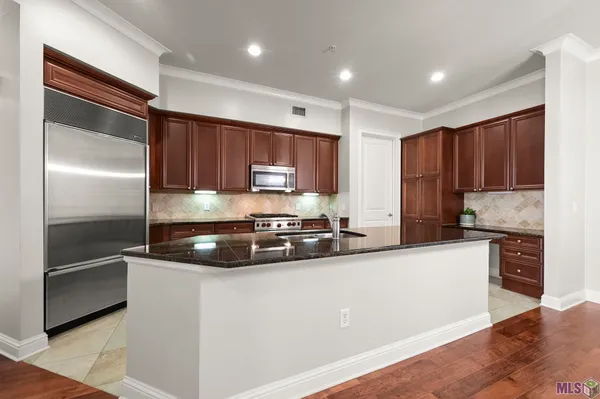 $515,000 | 998 Stanford Avenue, Unit 311, Baton Rouge, LA 70808