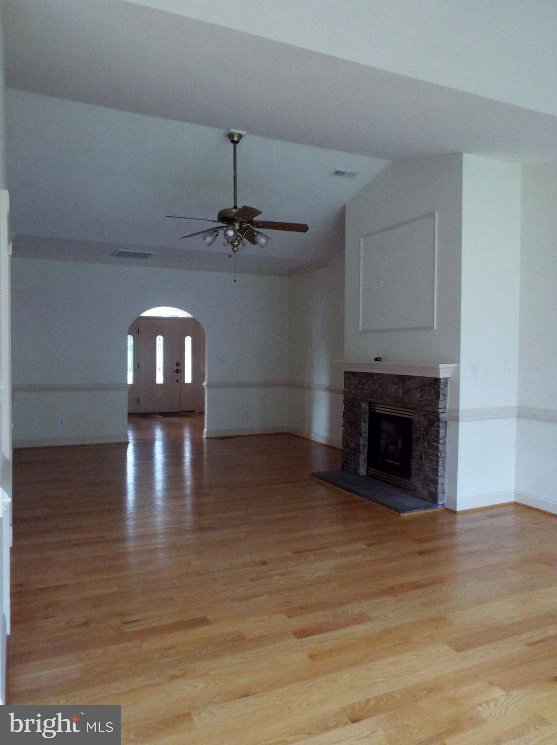 10355 Hanover Church Road King George, VA 22485 - Photo 8 of 28 Living Room