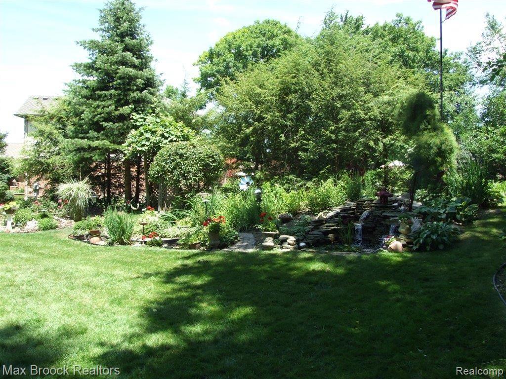 2721 Lambeth Park Rochester, MI 48306 - Photo 23 of 25 Garden And Waterfall