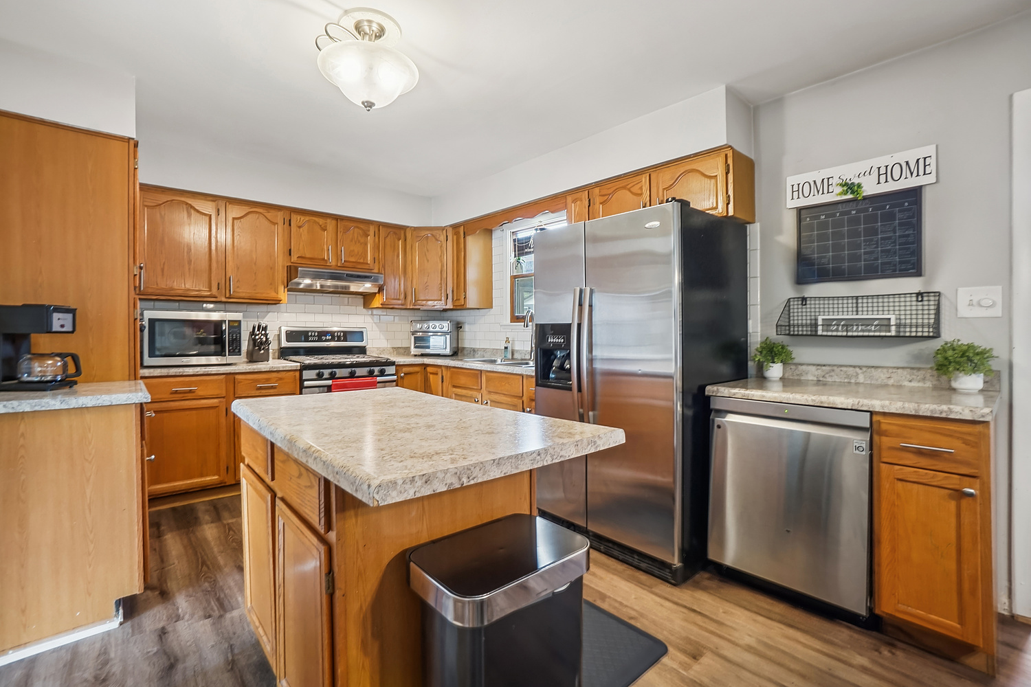 15143 Geoffrey Road Oak Forest, IL 60452 - Photo 8 of 22 Gallery Image 8