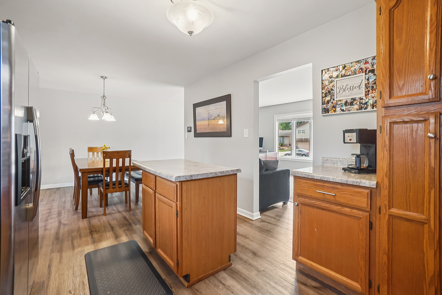 15143 Geoffrey Road Oak Forest, IL 60452 - Photo 9 of 22 Gallery Image 9