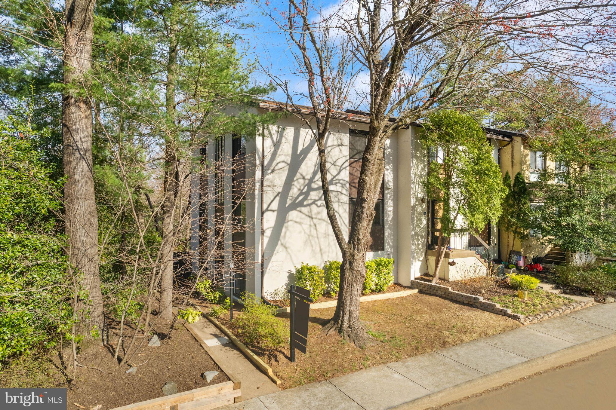 11801 Coopers Court Reston, VA 20191 - Photo 3 of 66