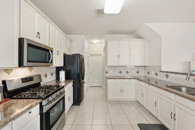 $455,000 | 5511 Gable Meadows Drive, Sugar Land, TX 77479