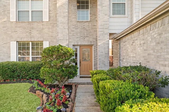 $455,000 | 5511 Gable Meadows Drive, Sugar Land, TX 77479