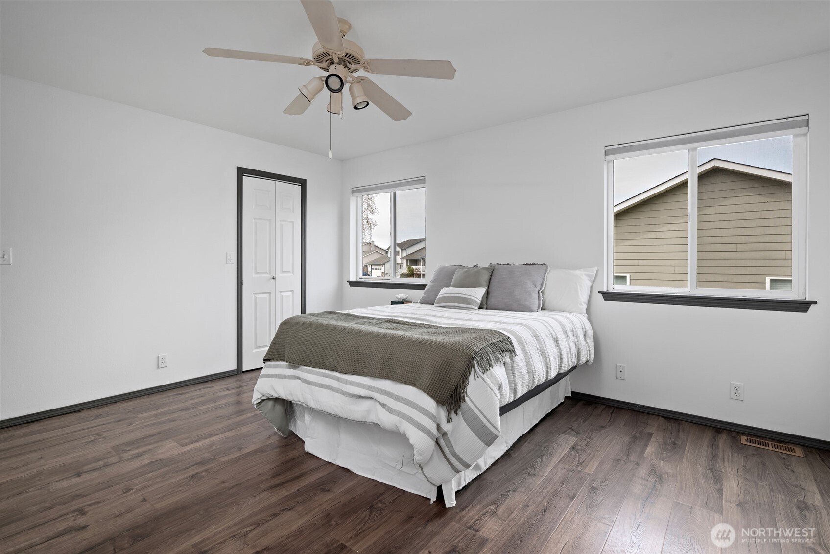 2060 Southwest 16th Avenue Oak Harbor, WA 98277 - Photo 14 of 40 a bedroom with a bed and window
