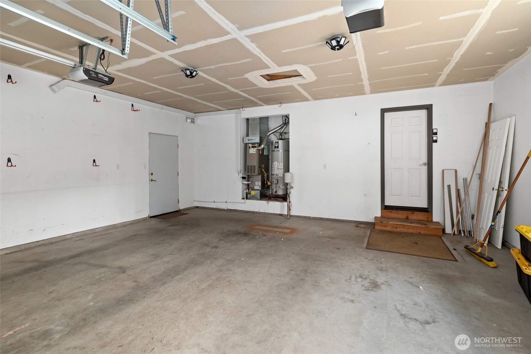 2060 Southwest 16th Avenue Oak Harbor, WA 98277 - Photo 30 of 40 a view of a garage