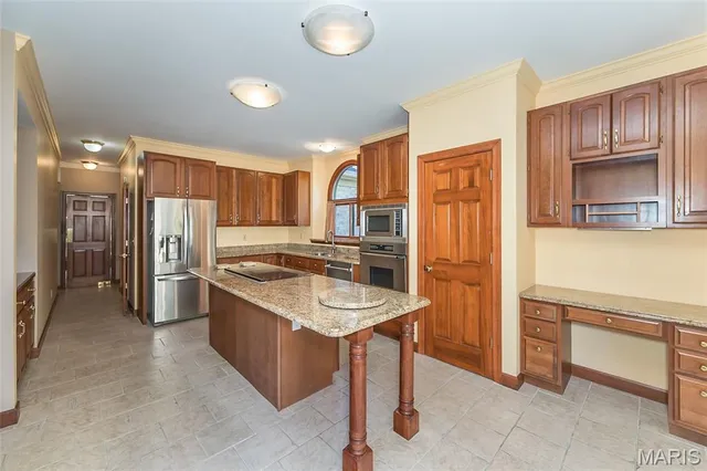 $829,000 | 999 Whitmoor Drive, Weldon Spring, MO 63304