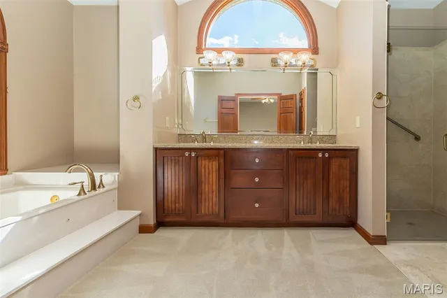 $829,000 | 999 Whitmoor Drive, Weldon Spring, MO 63304