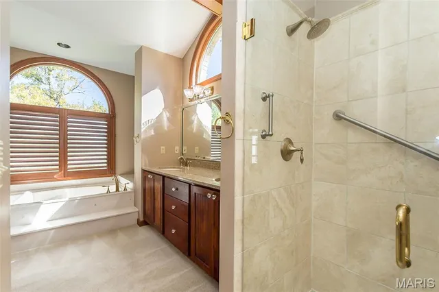 $829,000 | 999 Whitmoor Drive, Weldon Spring, MO 63304