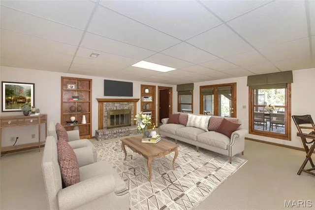 $829,000 | 999 Whitmoor Drive, Weldon Spring, MO 63304