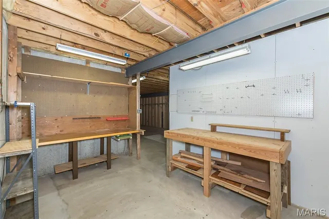 $829,000 | 999 Whitmoor Drive, Weldon Spring, MO 63304