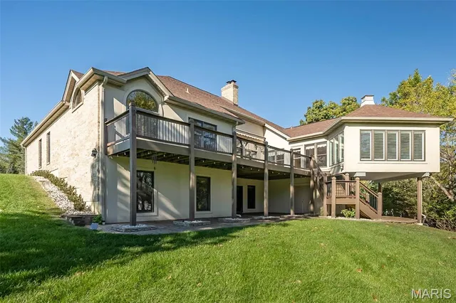 $829,000 | 999 Whitmoor Drive, Weldon Spring, MO 63304