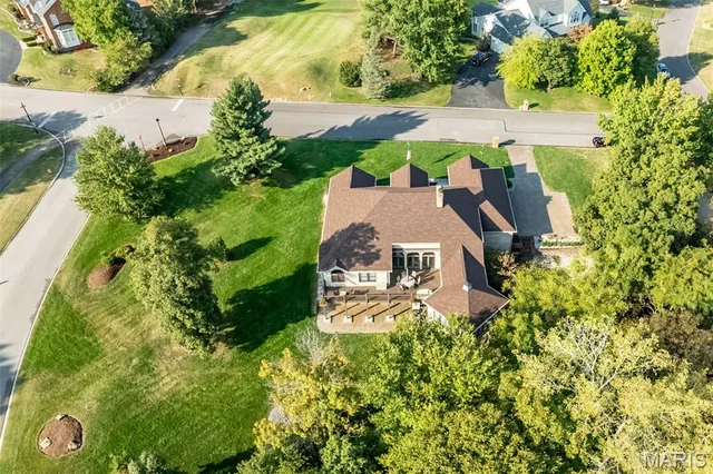 $829,000 | 999 Whitmoor Drive, Weldon Spring, MO 63304