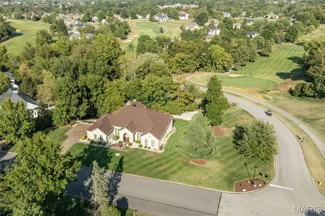 $829,000 | 999 Whitmoor Drive, Weldon Spring, MO 63304