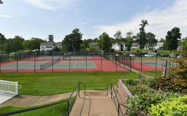 $829,000 | 999 Whitmoor Drive, Weldon Spring, MO 63304