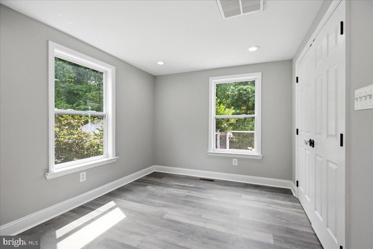 2175 Ponds Wood Road Huntingtown, MD 20639 - Photo 29 of 76 Primary closets and dressing area