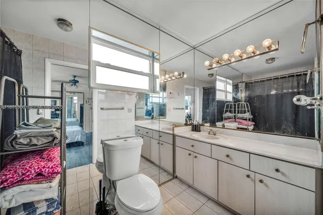 $699,999 | 1317 West 61st Place, Hialeah, FL 33012