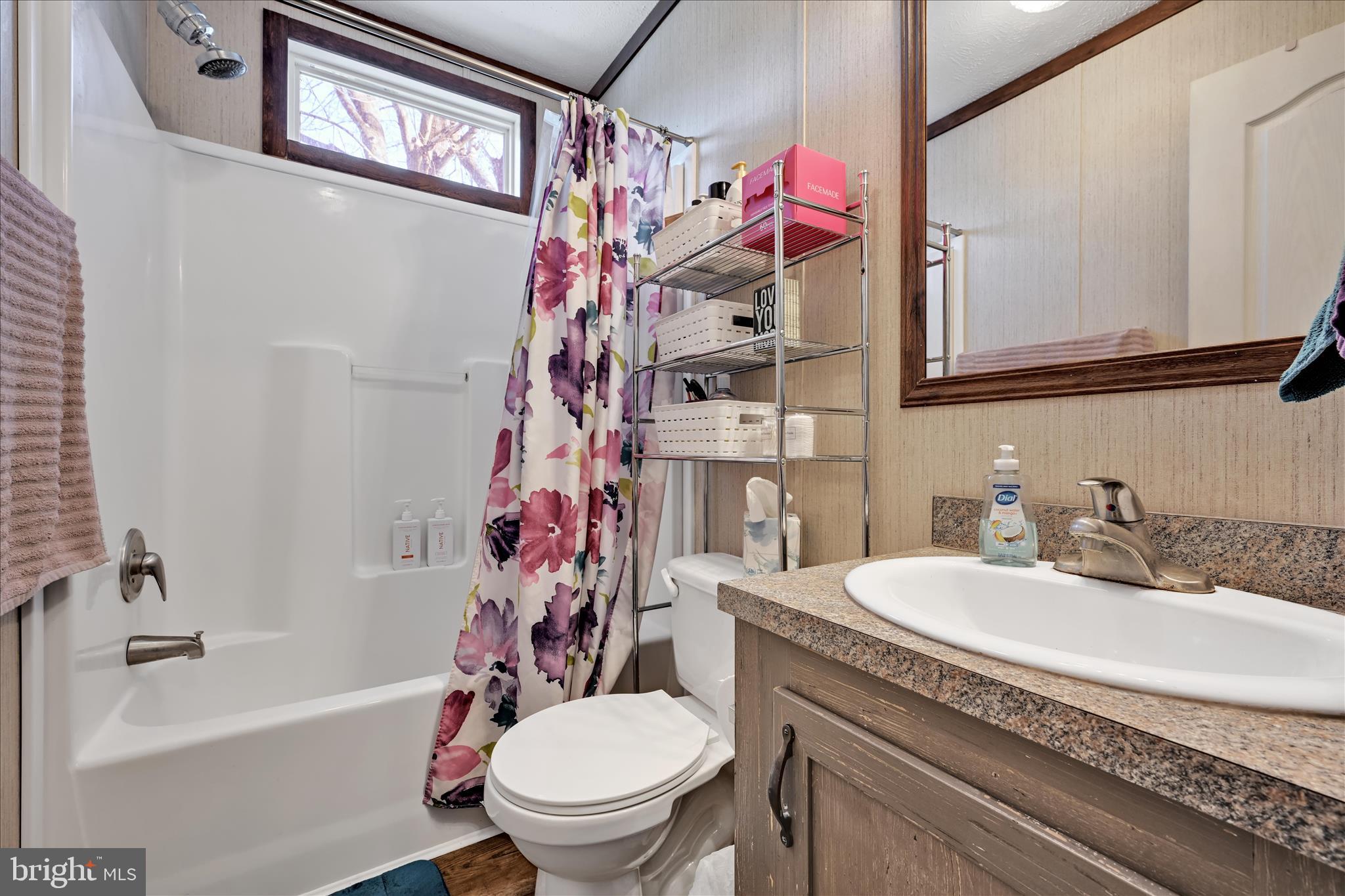 260 Wooltown Road Wernersville, PA 19565 - Photo 16 of 25 Bathroom