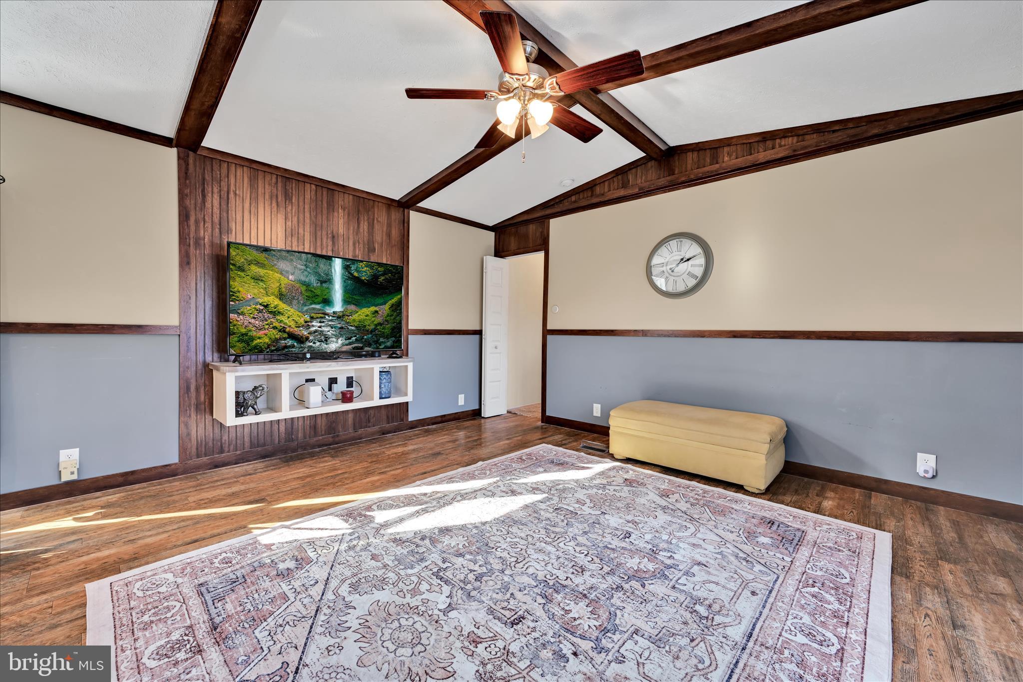 260 Wooltown Road Wernersville, PA 19565 - Photo 7 of 25 Living Area