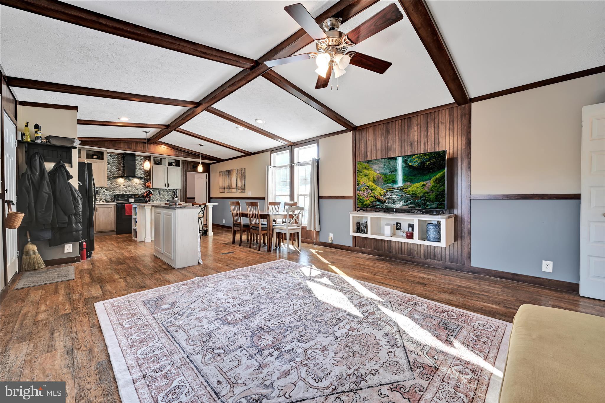 260 Wooltown Road Wernersville, PA 19565 - Photo 8 of 25 Living Area