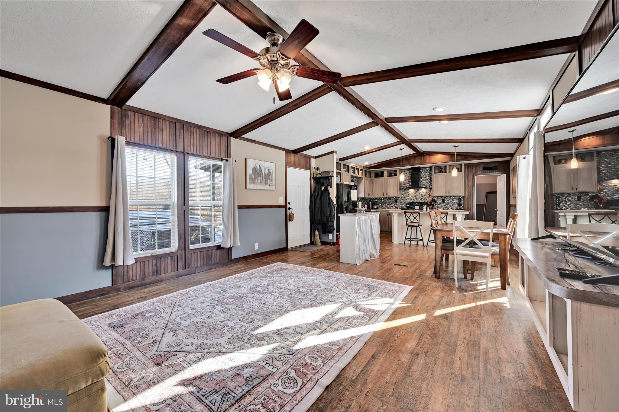 260 Wooltown Road Wernersville, PA 19565 - Photo 9 of 25 Living Area