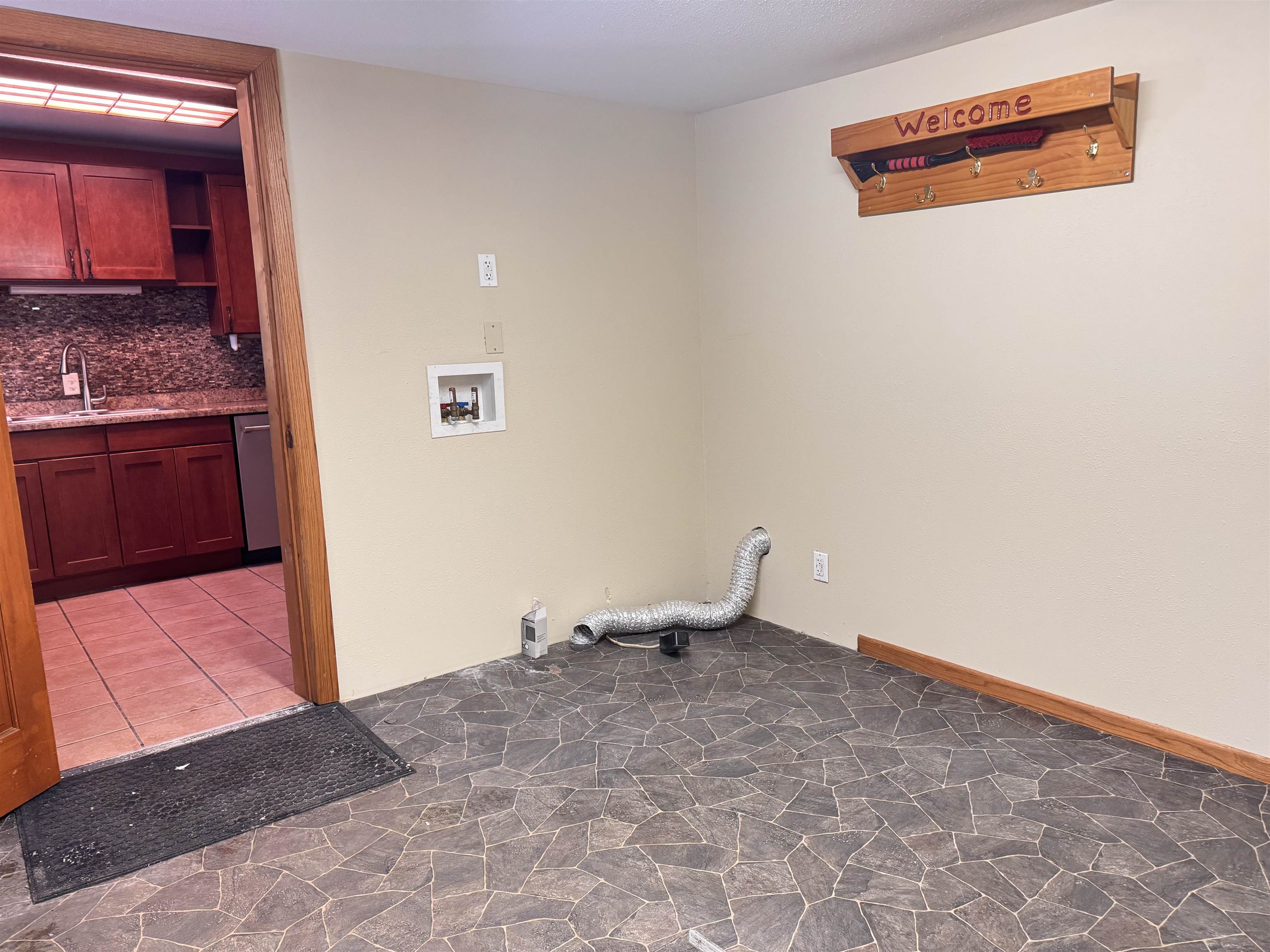 812 South Washington Street Waupaca, WI 54981 - Photo 13 of 26