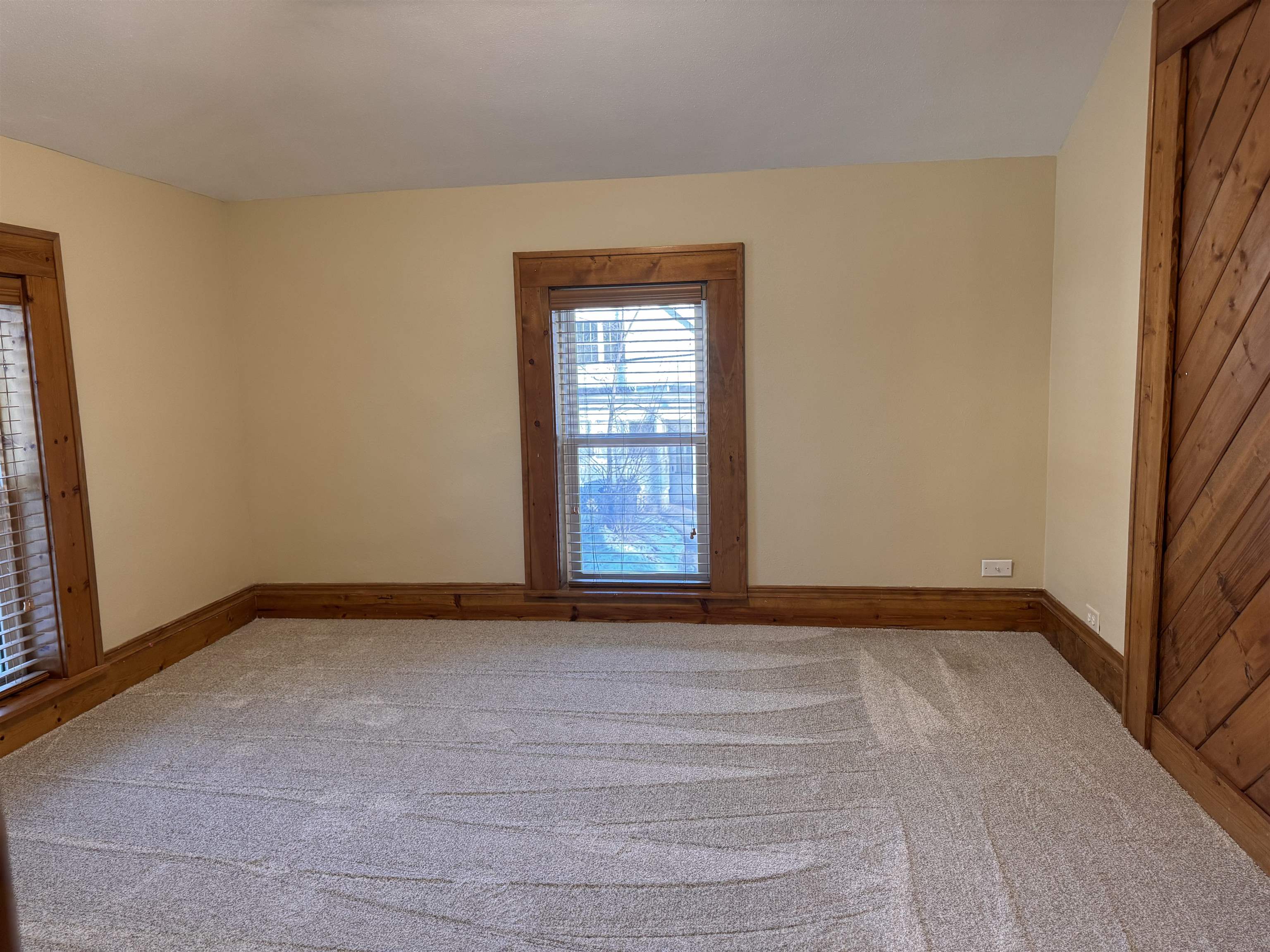 812 South Washington Street Waupaca, WI 54981 - Photo 14 of 26