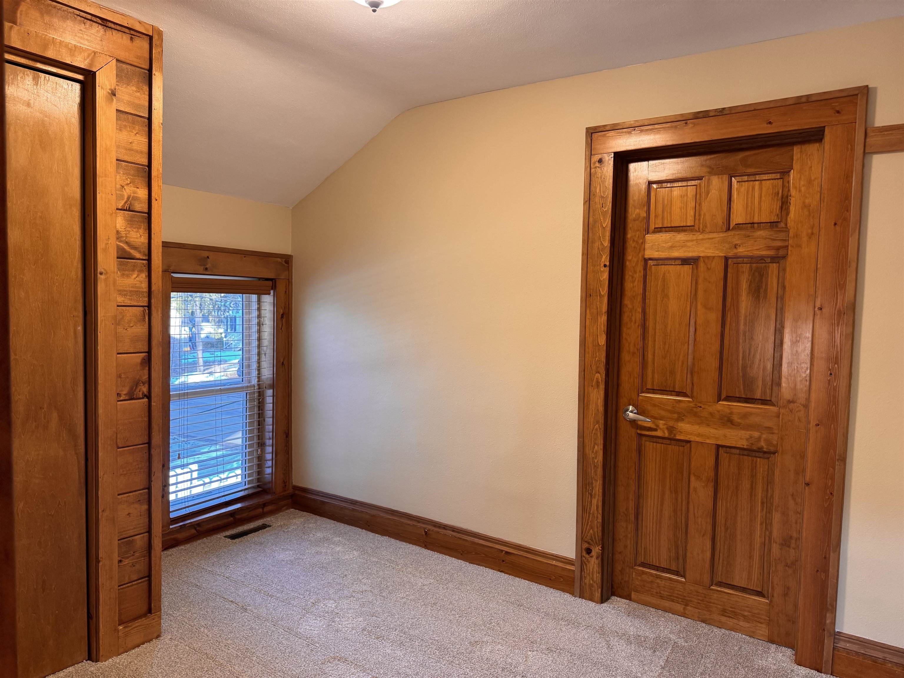 812 South Washington Street Waupaca, WI 54981 - Photo 15 of 26